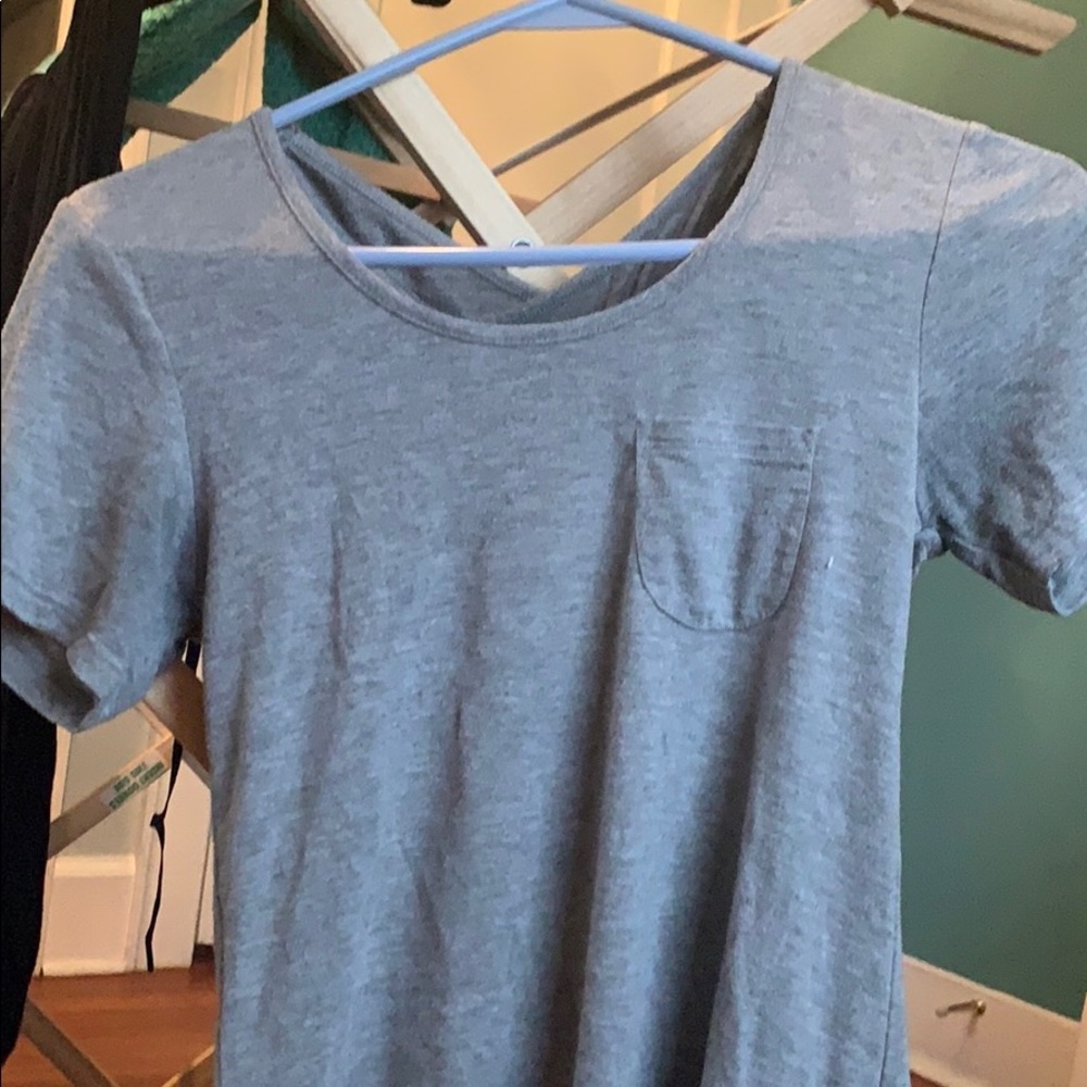Gray t shirt